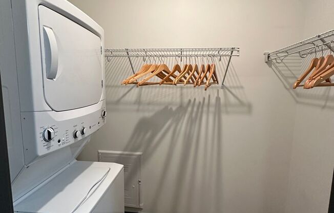 Studio, 1 bath, 425 sqft, $1,595, Unit 309 - Furnished