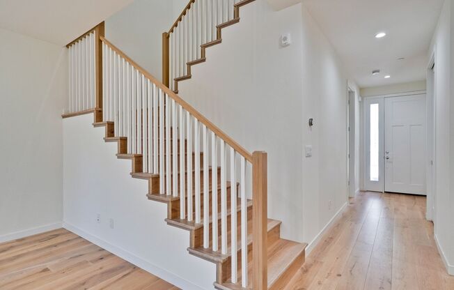 Brand New 2 Story, 3 Bed, 3 Bath Townhome Located in the Heart of Mountain View!