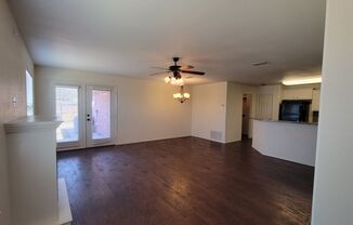 3 beds, 2 baths, 1,400 sqft, $1,250, Unit B