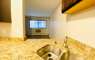 1 bed, 1 bath, $995, Unit 112