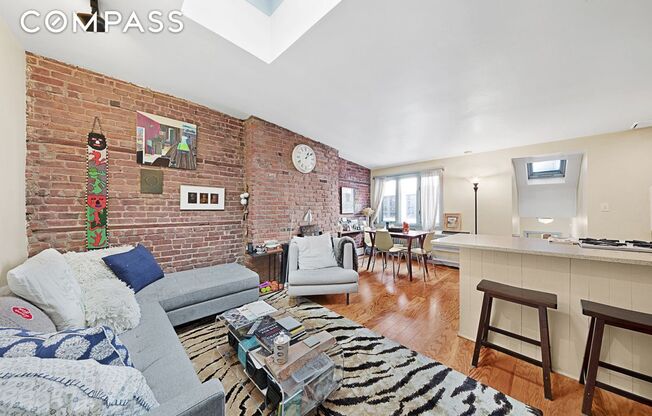 31 8 AVE