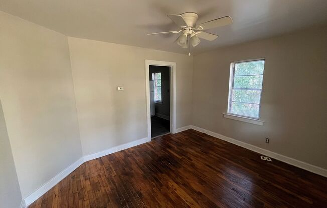 2 beds, 1 bath, $1,050