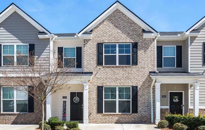 Welcome Home to Comfort, Space & Convenience in Decatur!