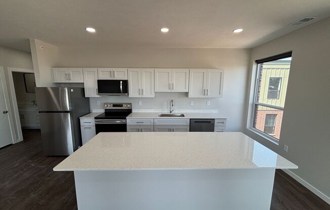 2 beds, 2 baths, 957 sqft, $1,850, Unit 517 - B1120 Corner Unit