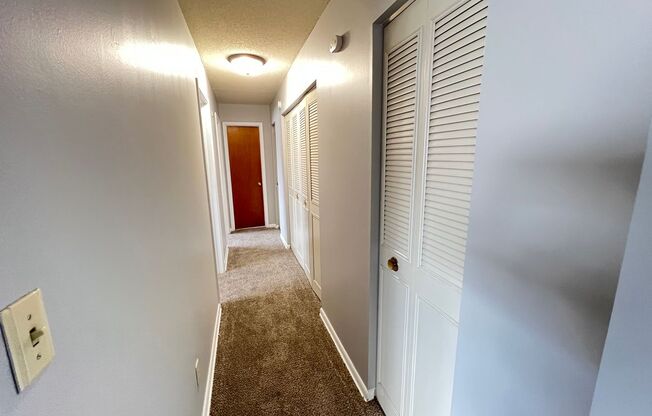 2 beds, 1 bath, 900 sqft, $940, Unit 47