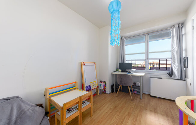 2 beds, 1 bath, $3,450, Unit 8T