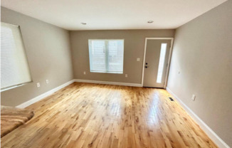 2 beds, 1 bath, $1,600