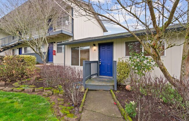 3 beds, 1 bath, 864 sqft, $1,750, Unit 40