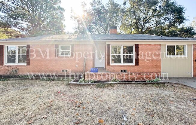 2937 W 4th Ave - Cozy 4 Bedroom, 2 Bathroom Home in Corsicana, TX