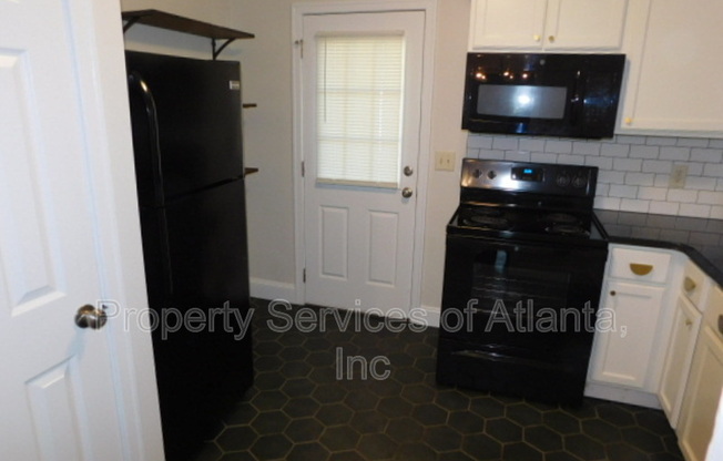 482 HYDE DR NE