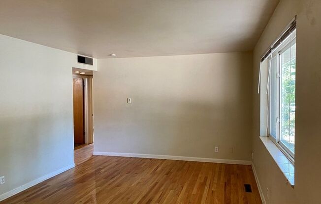 Great Three Bedroom, Close to Everything!