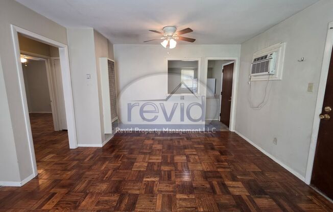 2 beds, 1 bath, $750, Unit 1280 #11