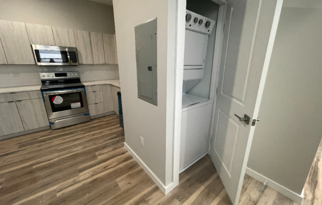 1801 N 54 ST