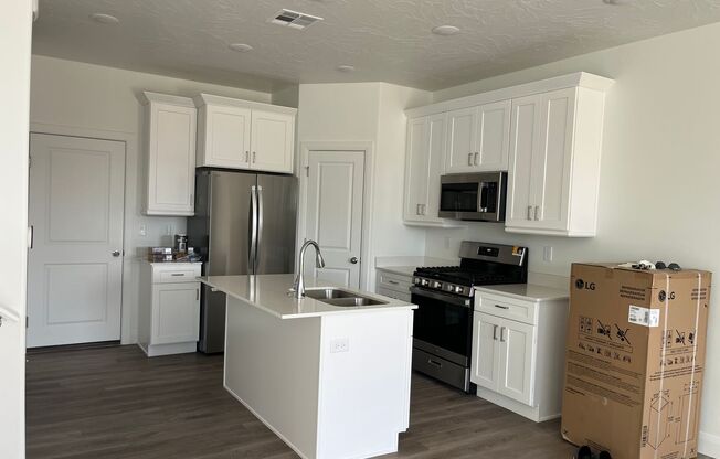 Brand New Townhome With Lagoon Access