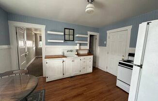 1 bedroom/ 1 bath unit in Triplex