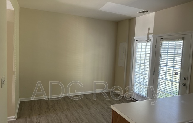 2 beds, 1.5 baths, 1,400 sqft, $1,650