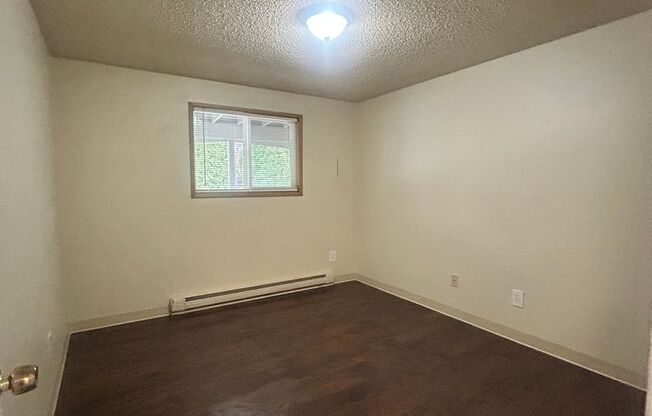 1 bed, 1 bath, 576 sqft, $1,195, Unit 14