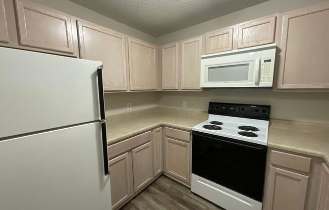1 bed, 1 bath, 765 sqft, $1,125, Unit 2752-9