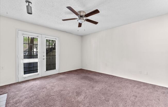 Ready for Immediate Move-In!  1 Bed 1 Bath Renovated 876 SQFT Condominium