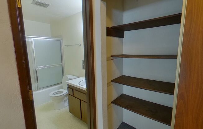 2 beds, 1 bath, $1,295, Unit 7