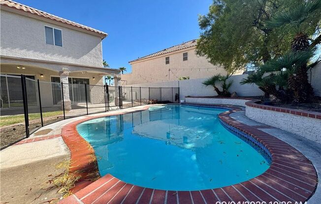 5-Bedroom Home with Loft, Pool & Mountain Views