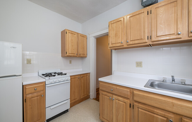 Studio, 1 bath, 525 sqft, $2,700, Unit 50