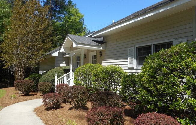 Lake Front 2-Bedroom Home on Beautiful Lake Wylie with a Dock and Boat Lift