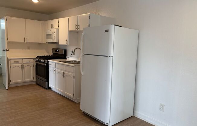 2 beds, 1 bath, 1,000 sqft, $2,098, Unit 201