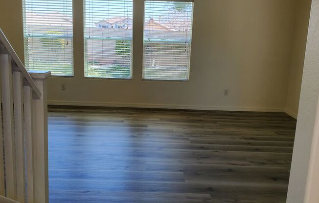 Summerlin 3/2.5 with huge loft