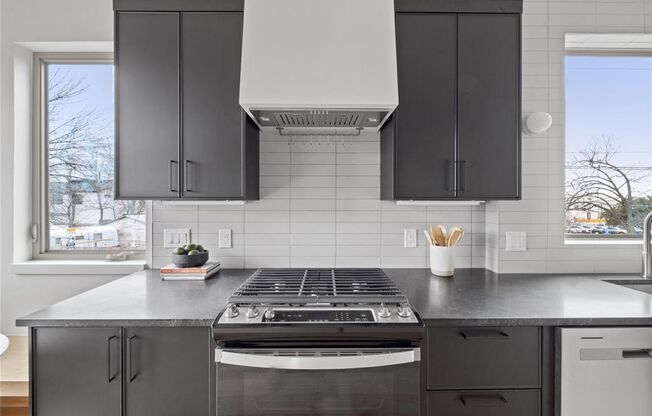 Stunning 2-bed/2-bath Condo Available For Lease