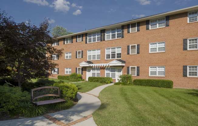 Spacious Apartment Rentals in National Landing Arlington VA