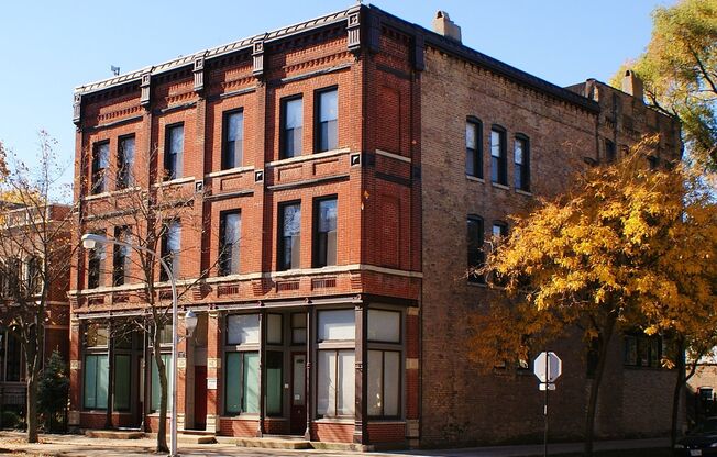 2954-56 N. Racine