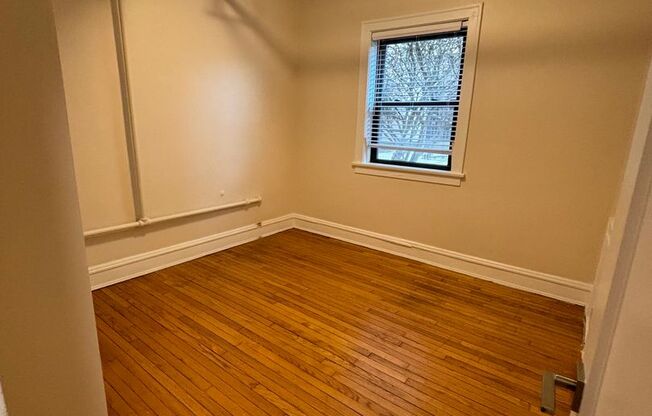 1 bed, 1 bath, 883 sqft, $1,595, Unit 910-0