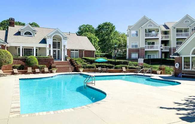 Outdoor pool with sundeck and WiFi