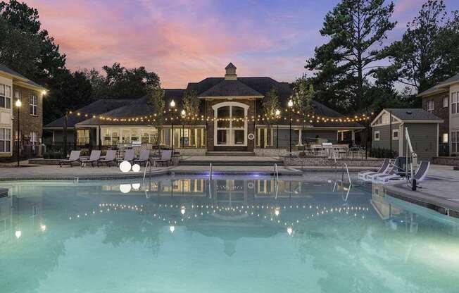 Saltwater pool with sunshelf and WiFi during sunset