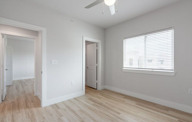 2 beds, 1 bath, 944 sqft, $1,449, Unit 333