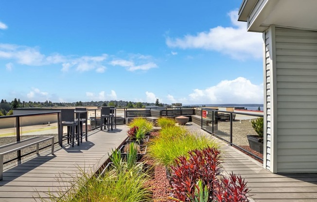 Rooftop Resident Lounge Area at Mural, Seattle, 98116