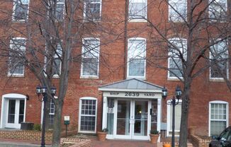 Gorgeous Canton Shipyard Studio w/ AC & Parking! Available 7/15