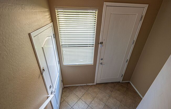 3 beds, 2 baths, $2,200, Unit # 2086