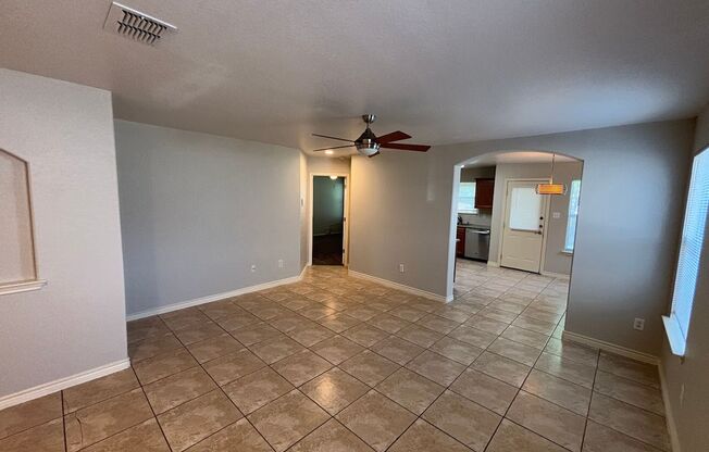 Charming 3-Bedroom Home Near Lackland AFB!