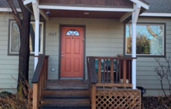 Downtown NW Bend Home Close to the River