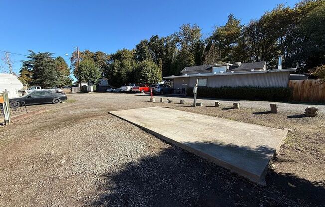 3010 Phyllis St. NE 34