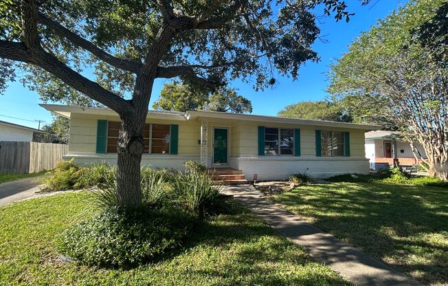 626 Bermuda - 3/Bed 2/Bath - $2095/month