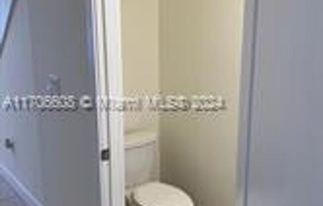 3 beds, 2 baths, $3,200, Unit 10270 NW 66th St appt 107 (A11706608)