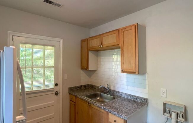 A0806-2729 Bancroft St