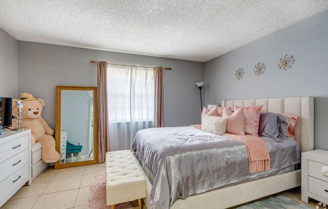 1 bed, 1 bath, 713 sqft, $1,575, Unit 437-212