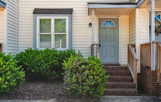 Charming 2 Bedroom Townhome in NE Raleigh!