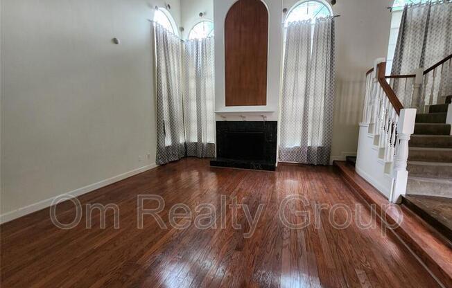 6105 INWOOD DR