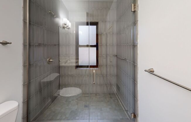 1910 W Sunnyside, Chicago, IL