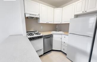 330 E 77 ST